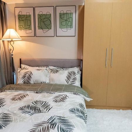 A2J Luxury 2Br Bgc Uptown Suite Near Uptown Mall มะนิลา ภายนอก รูปภาพ