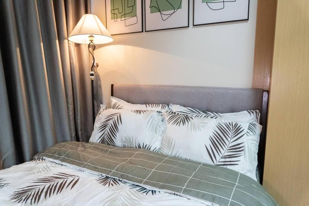 A2J Luxury 2Br Bgc Uptown Suite Near Uptown Mall มะนิลา ภายนอก รูปภาพ