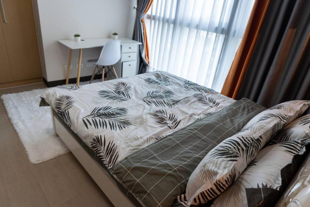 A2J Luxury 2Br Bgc Uptown Suite Near Uptown Mall มะนิลา ภายนอก รูปภาพ