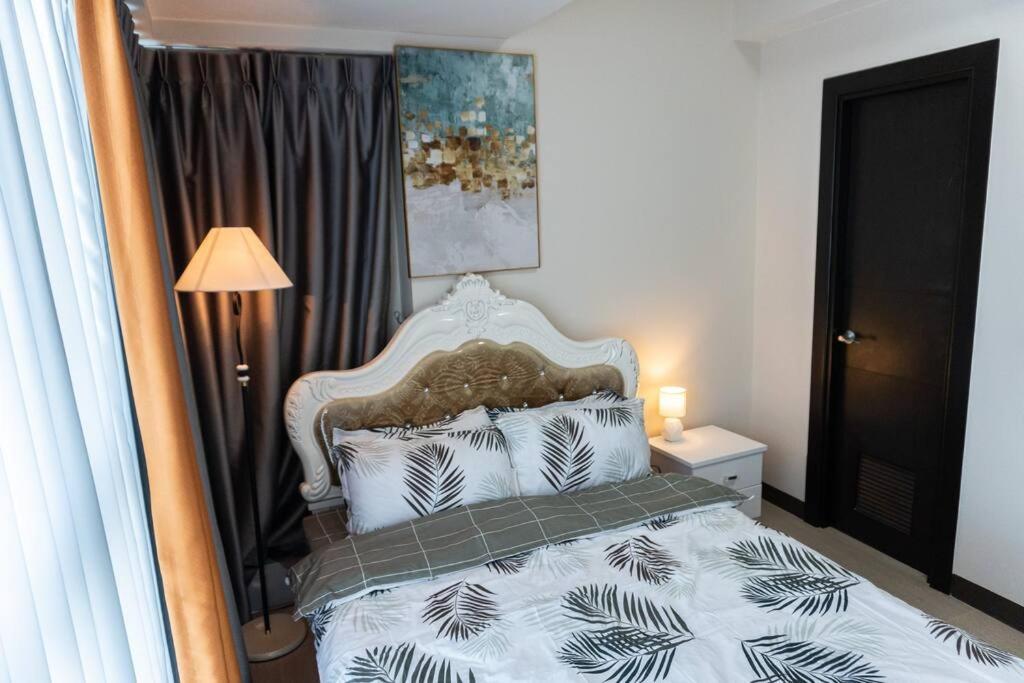 A2J Luxury 2Br Bgc Uptown Suite Near Uptown Mall มะนิลา ภายนอก รูปภาพ