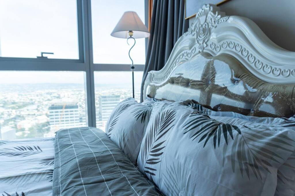 A2J Luxury 2Br Bgc Uptown Suite Near Uptown Mall มะนิลา ภายนอก รูปภาพ