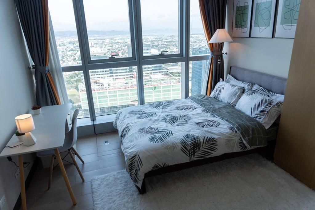 A2J Luxury 2Br Bgc Uptown Suite Near Uptown Mall มะนิลา ภายนอก รูปภาพ