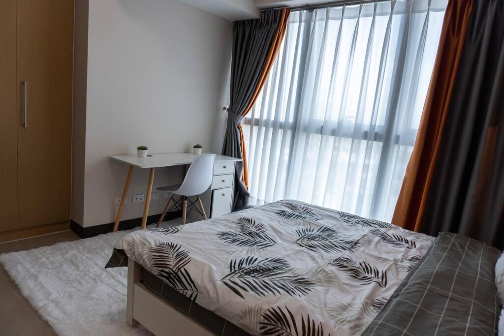 A2J Luxury 2Br Bgc Uptown Suite Near Uptown Mall มะนิลา ภายนอก รูปภาพ