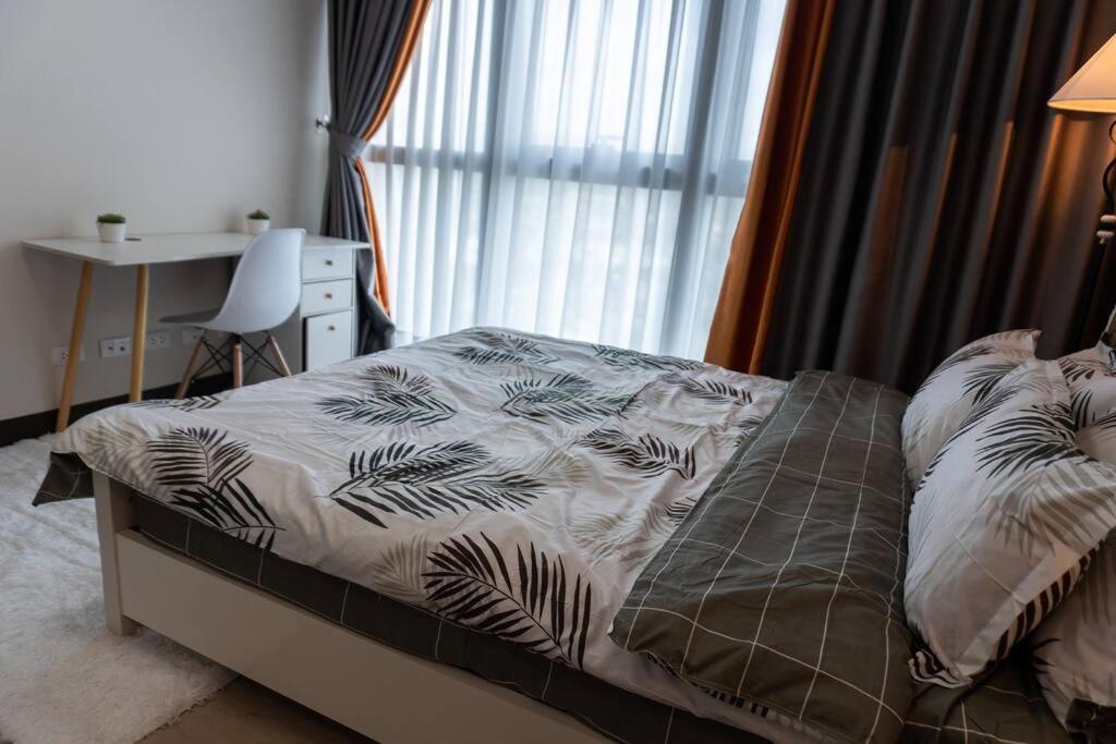 A2J Luxury 2Br Bgc Uptown Suite Near Uptown Mall มะนิลา ภายนอก รูปภาพ
