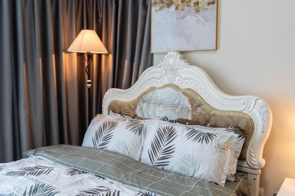 A2J Luxury 2Br Bgc Uptown Suite Near Uptown Mall มะนิลา ภายนอก รูปภาพ