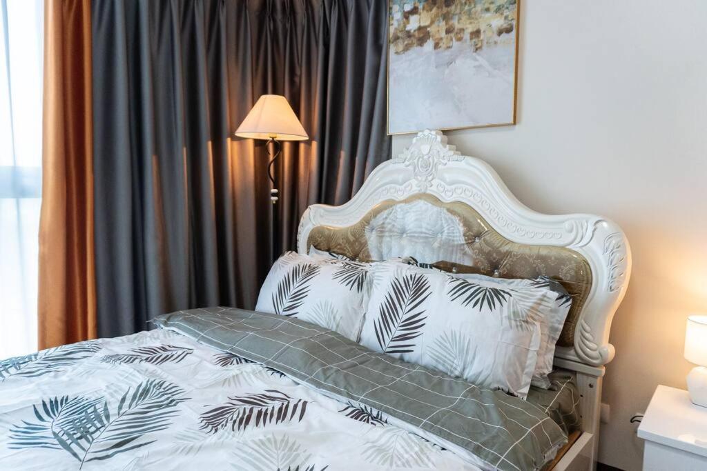 A2J Luxury 2Br Bgc Uptown Suite Near Uptown Mall มะนิลา ภายนอก รูปภาพ