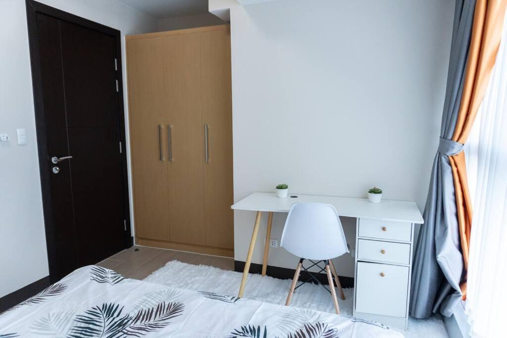 A2J Luxury 2Br Bgc Uptown Suite Near Uptown Mall มะนิลา ภายนอก รูปภาพ